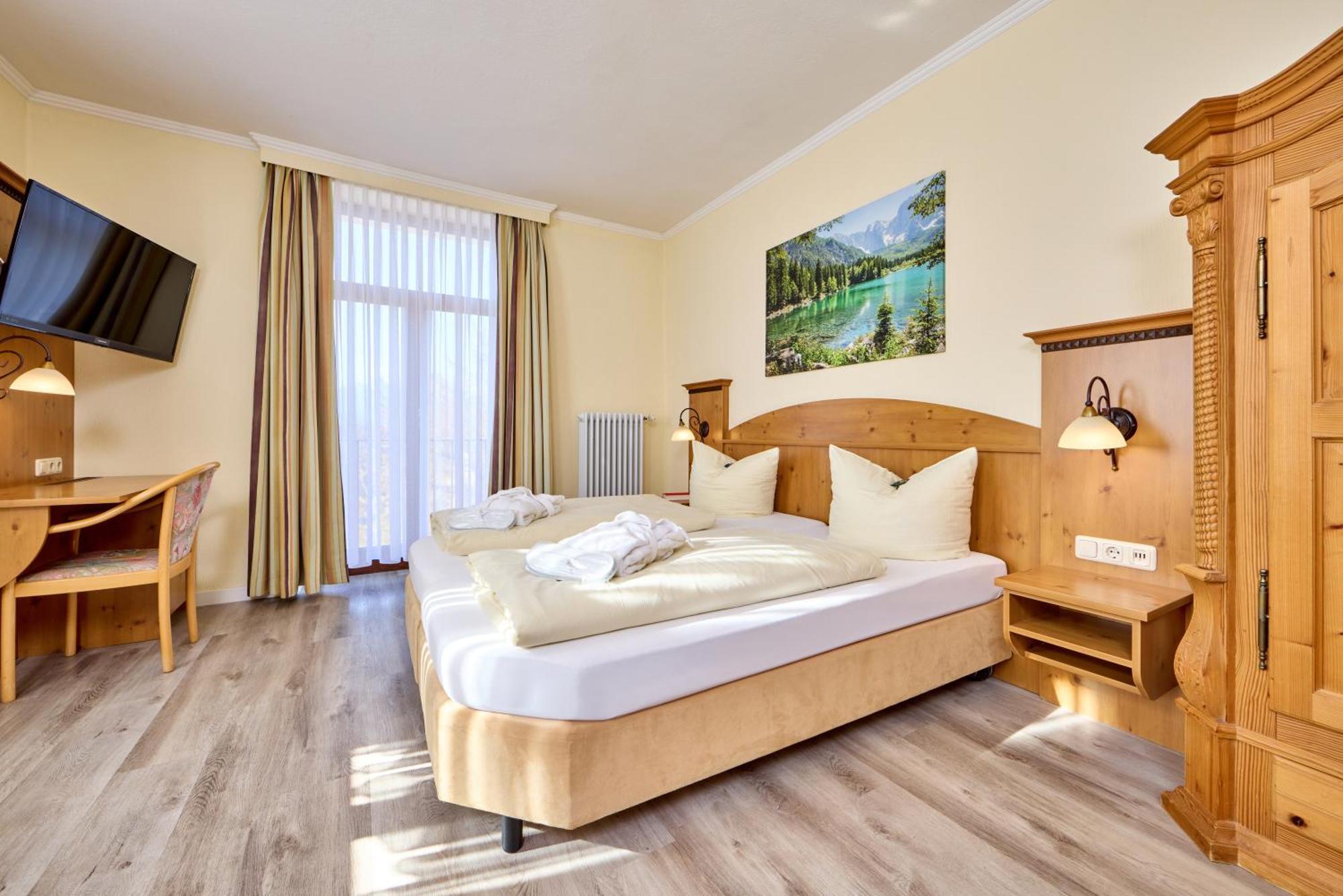 Hotel Vier Jahreszeiten Garmisch-Partenkirchen Eksteriør bilde